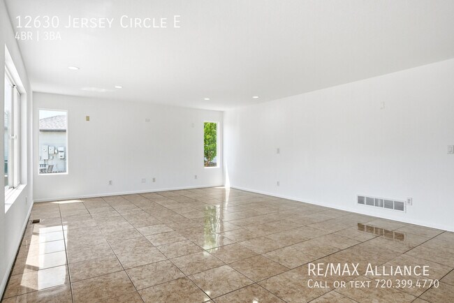Building Photo - 12630 Jersey Cir E