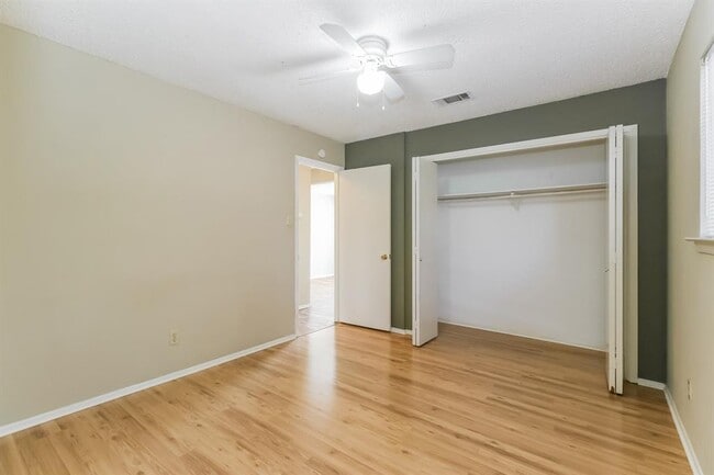 Building Photo - 5201 Evans Ave