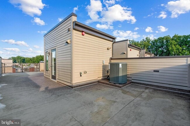 Building Photo - 158 Winsome Cir