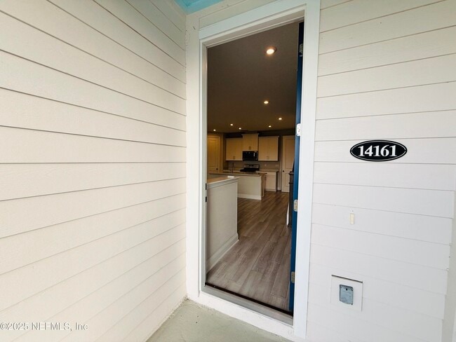 Building Photo - 14161 Sea Wave Ln