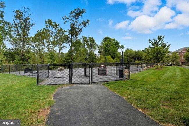 Building Photo - 15983 Marsh Pl