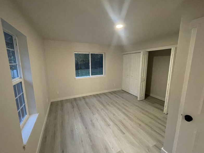 Building Photo - 3615 Britzman Loop