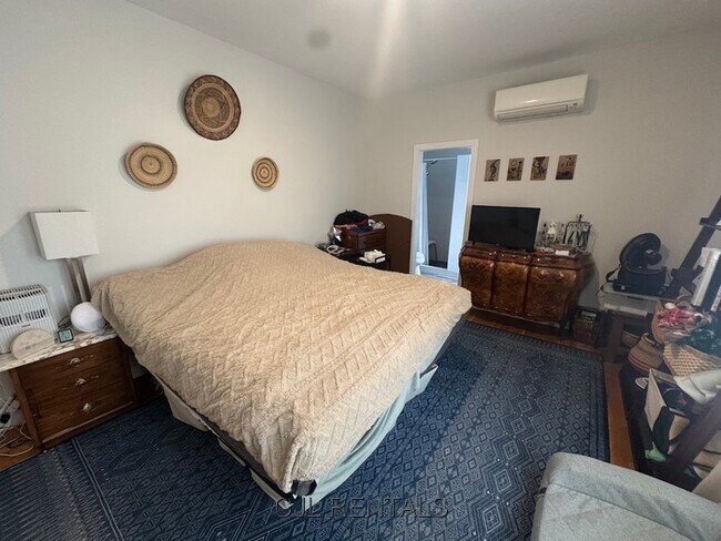 Building Photo - 9 Harding St