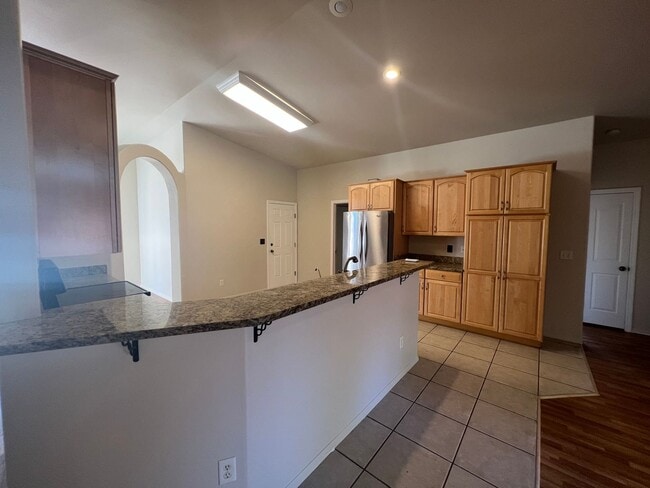 Building Photo - Unfurnished, 1-year long-term rental