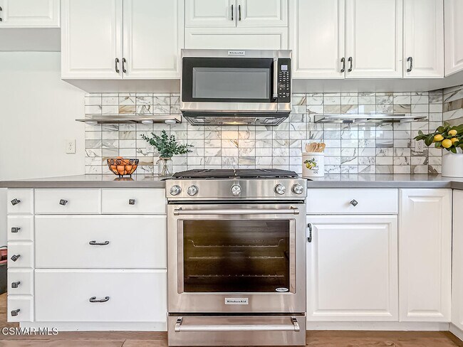 Building Photo - 1915 Woodside Dr