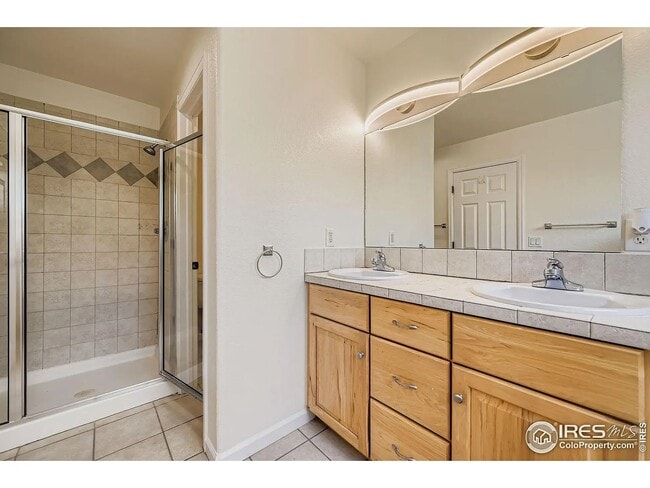 Building Photo - 300 Riverview Ct