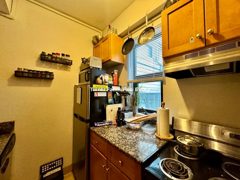 Building Photo - 12 Stoneholm St