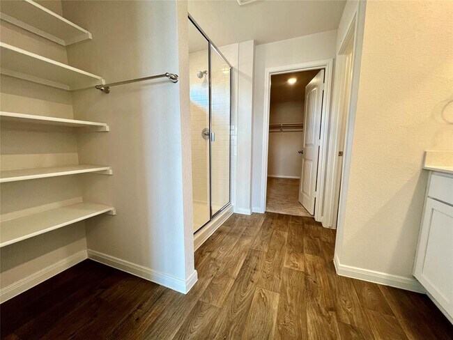 Building Photo - 211 Addison Pl
