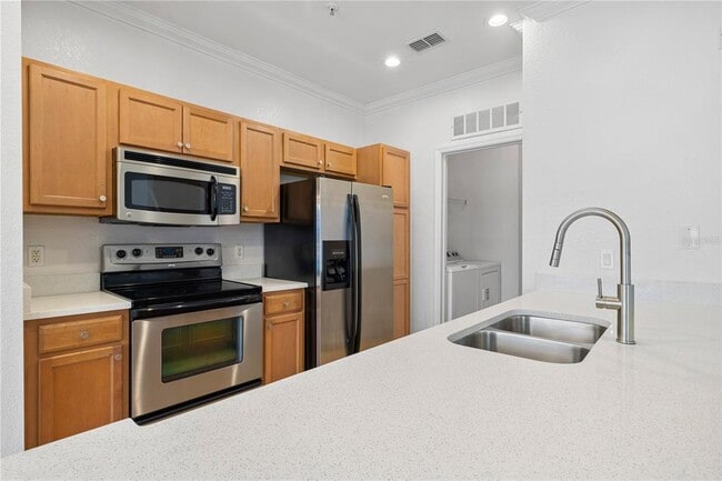 Building Photo - 2532 Grand Central Pkwy