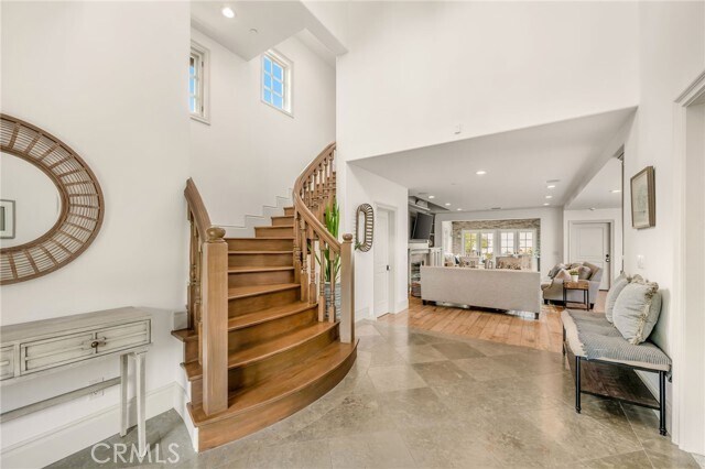 Building Photo - 480 Cress St