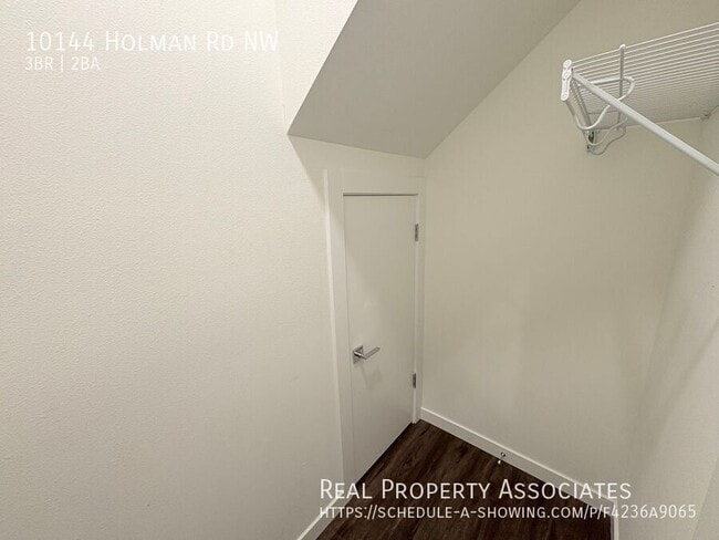 Building Photo - 10144 Holman Rd NW