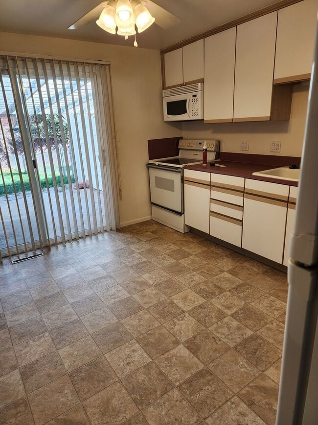 Building Photo - 2 Bedroom Home in Longmont