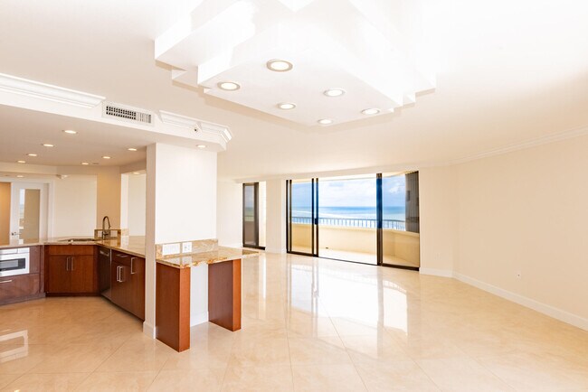 Building Photo - 5070 N Ocean Dr