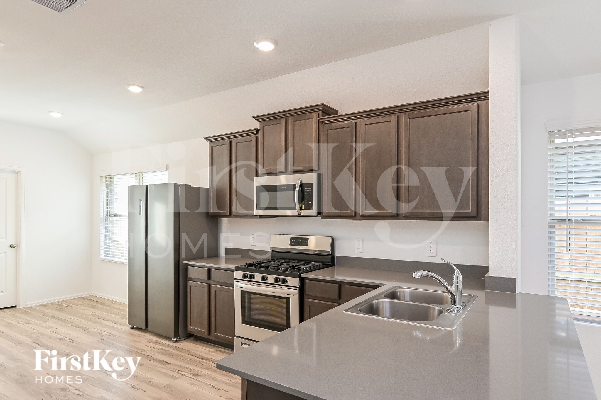 Building Photo - 18435 Summit Ranch Dr