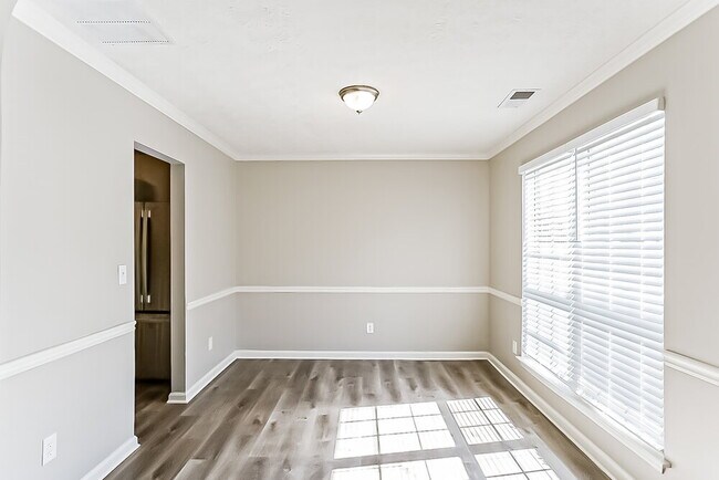 Building Photo - 7144 Springchase Way