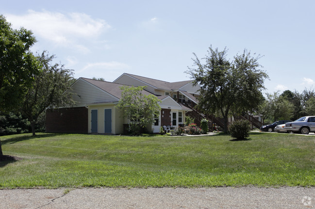 Primary Photo - Lamplighter Apartments