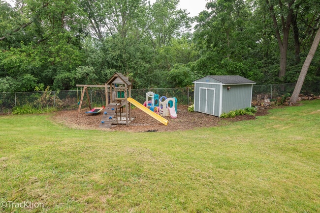 Building Photo - 24200 W Deer Ridge Ln
