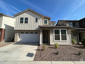 Building Photo - 4 Bedroom Home in Haven Community Near W P...