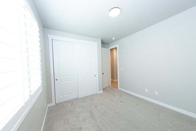 Building Photo - Modern Farmhouse Rambler – 7 Bed, 4 Bath –...