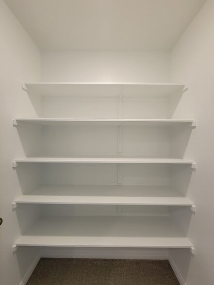 Building Photo - 1850 Settlers Glen Dr