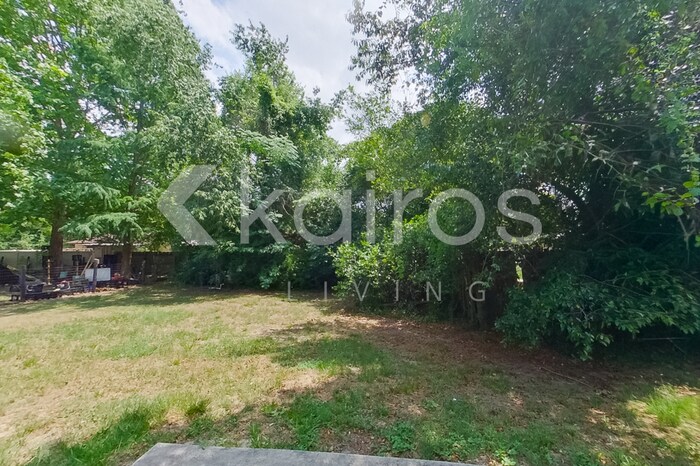 Building Photo - 3820 SE 136th Pl