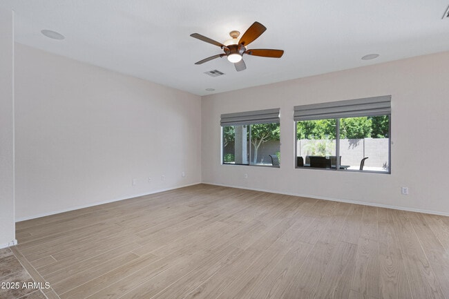 Building Photo - 11207 N 165th Ave