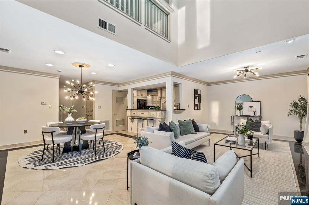 Building Photo - 750 Mainsail Ln