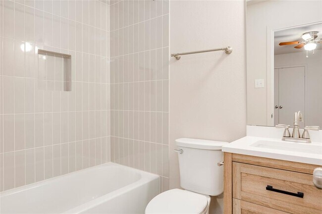 Building Photo - 8110 Willet Trail