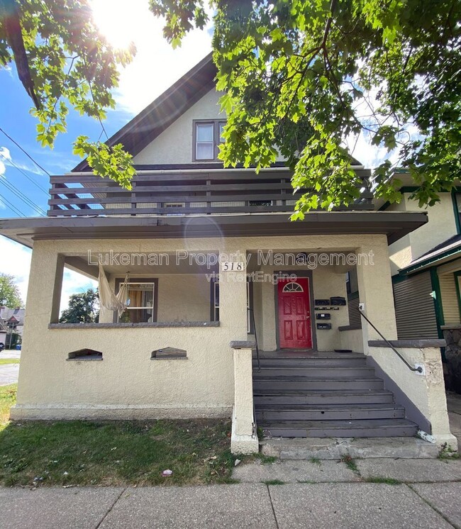 Building Photo - 518 S Rose St