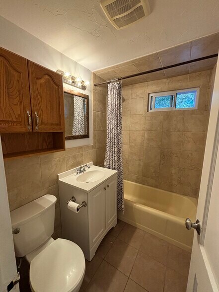 Building Photo - 40 Neillian Way