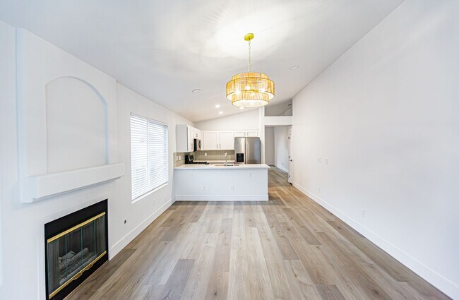 Building Photo - Stunning 3-bedroom One Story Home