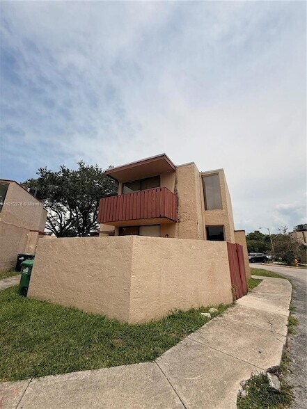 Building Photo - 20000 SW 123rd Dr