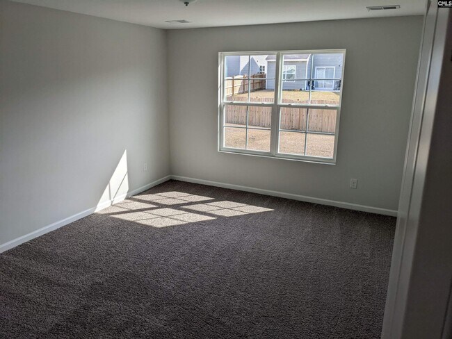 Building Photo - 531 Moresby Wy