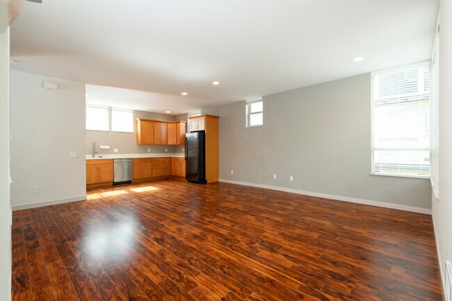 Building Photo - 1151 N 88th St