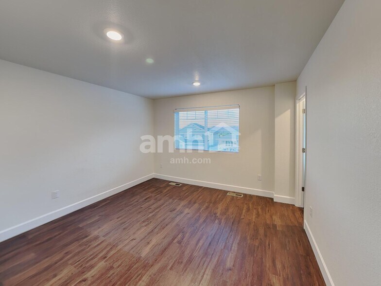 Building Photo - 8254 Joyce St