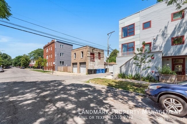 Building Photo - 2810 W Walton St
