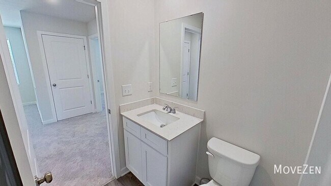 Building Photo - 161 Davis Dr