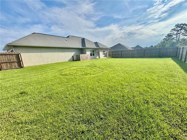 Building Photo - 407 Lake Erie Dr