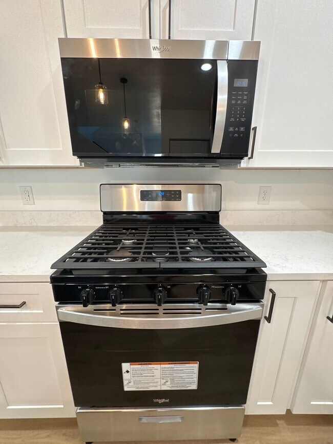 Building Photo - 725 W 350 N