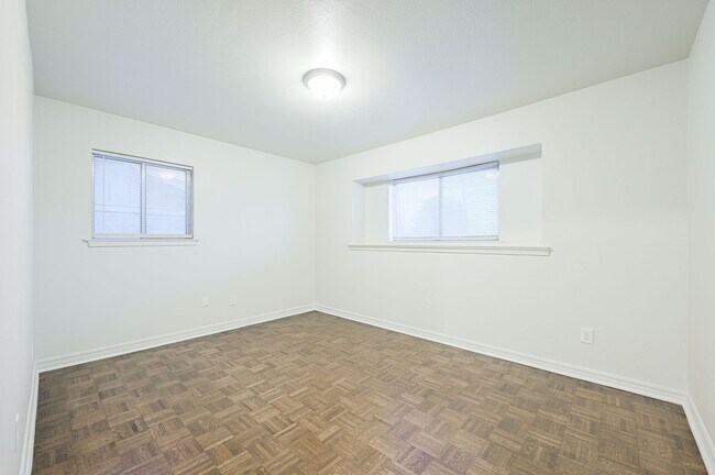 Building Photo - 941 NE 28th St