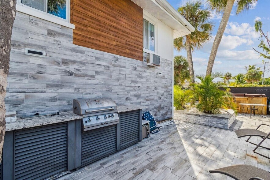 Building Photo - 760 Bohenia Cir S