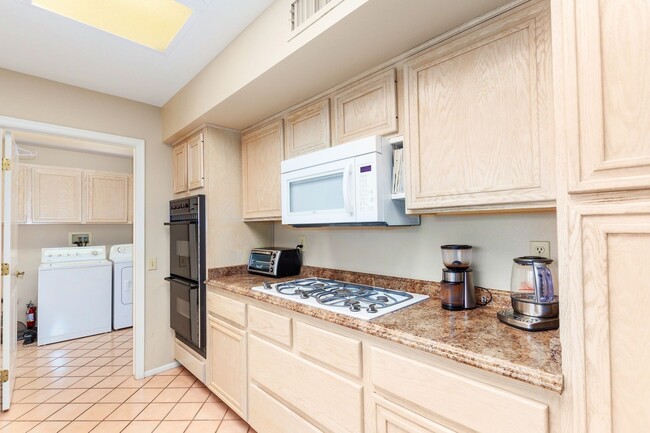 Building Photo - Furnished Rental, 55+, Move In Today!