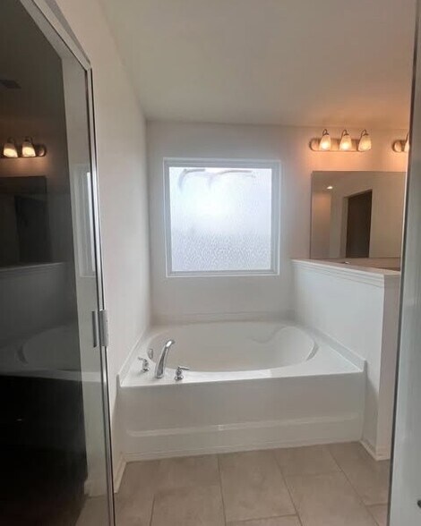 Building Photo - 330 Amberly Cir