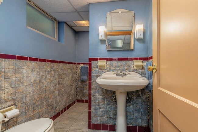 Building Photo - 2BD/2BATH Rockhill Home!