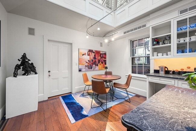 Building Photo - 59 Mt Vernon St