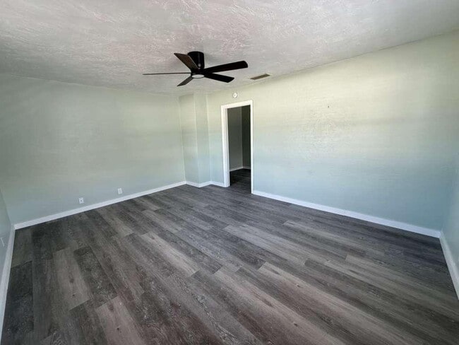 Building Photo - 140 Frazar Rd