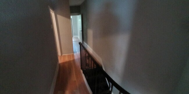 Building Photo - 3 Bedroom 1 Bath Home