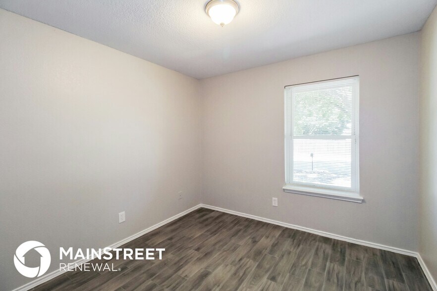 Building Photo - 1010 Galaxy Dr