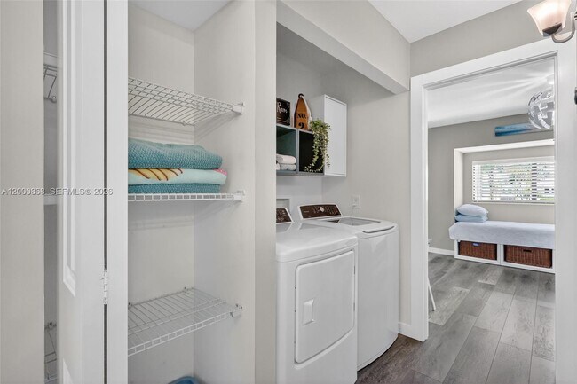 Building Photo - 9425 S Ocean Dr