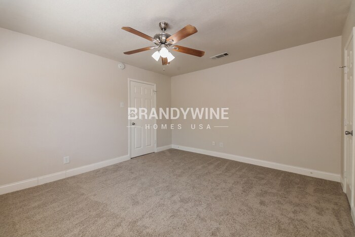 Building Photo - 1821 Whiteoak Dr